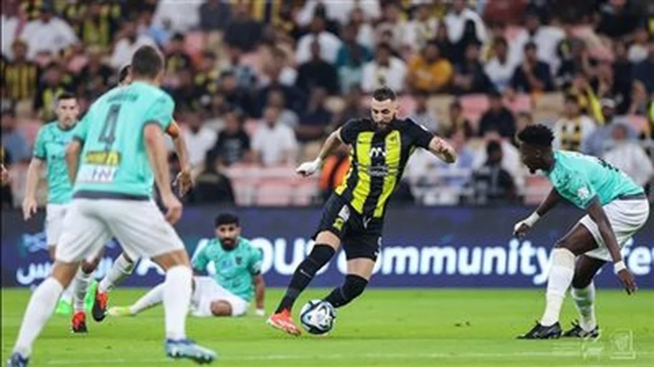 موعد مباراة الأهلي والاتحاد في دوري روشن السعودي والقنوات الناقلة والتشكيل المتوقع